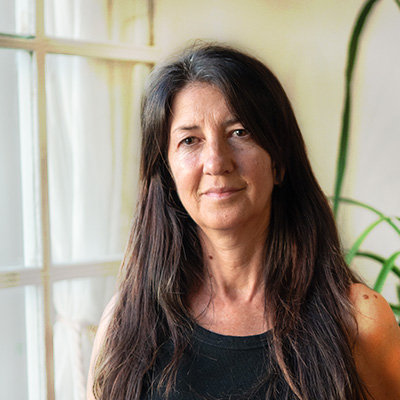 Thelma Olivera Instructora de Yoga en Ahara